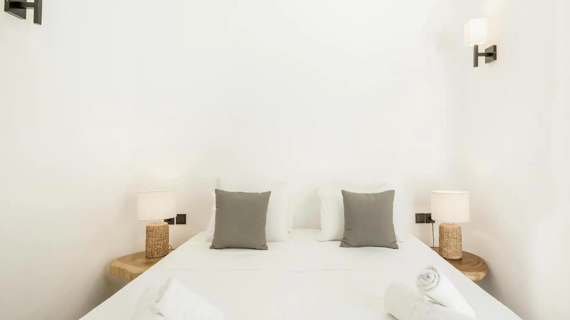 Unique Cycladic Villa With Pool Pszarú