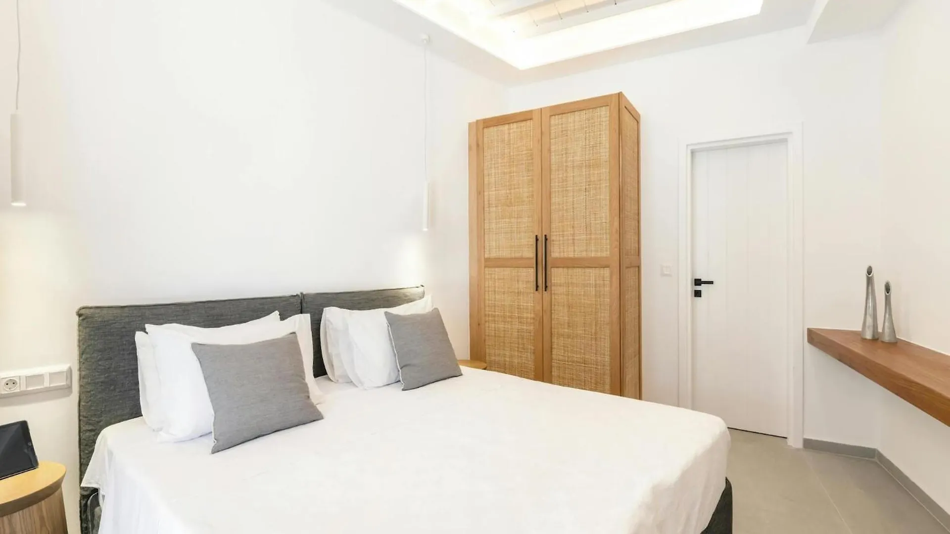 Unique Cycladic Villa With Pool Pszarú